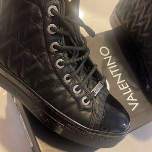 Worn once Valentino Women’s Sneaker size 10